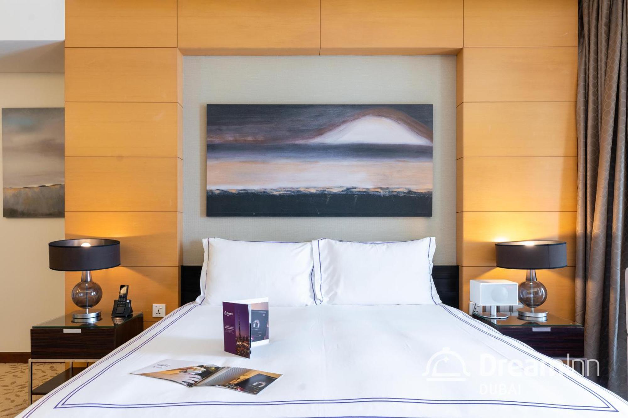Dream - Fashion Avenue Residences Formerly Address Mall अपार्टमेंट *